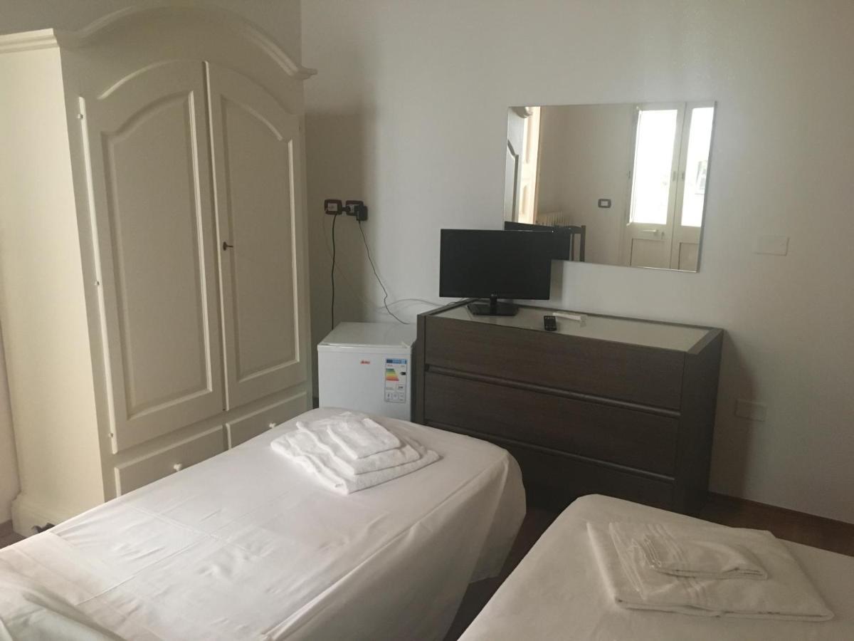 Stelmalu' Hotell Novoli Exteriör bild