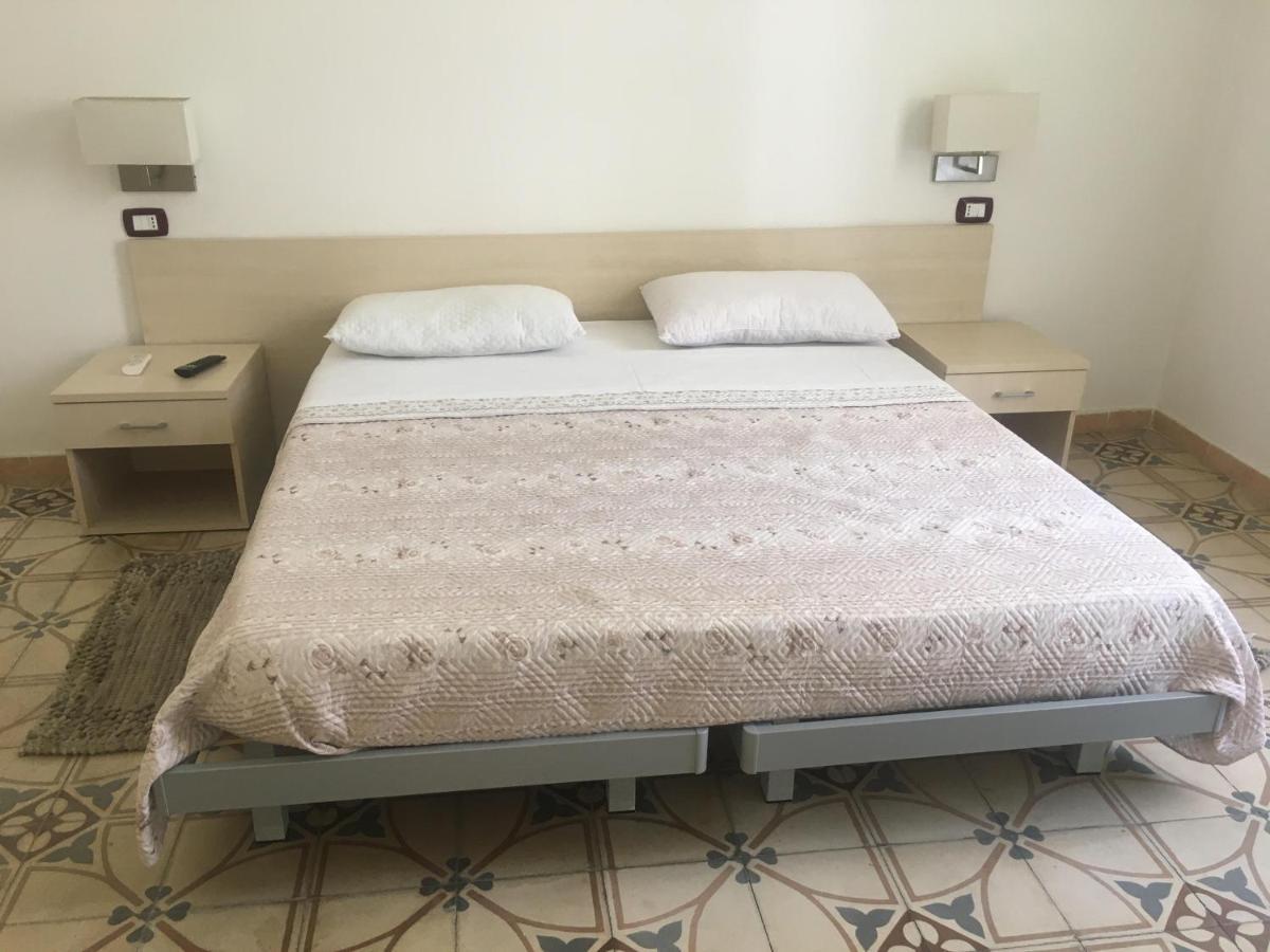 Stelmalu' Hotell Novoli Exteriör bild