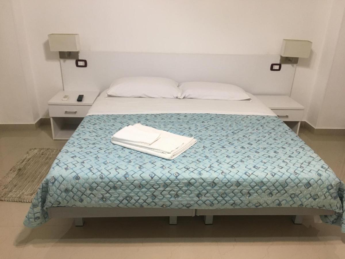 Stelmalu' Hotell Novoli Exteriör bild