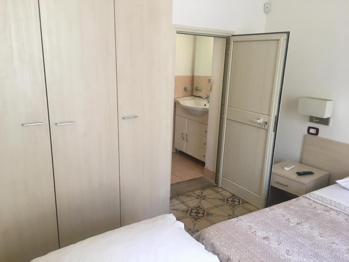 Stelmalu' Hotell Novoli Exteriör bild