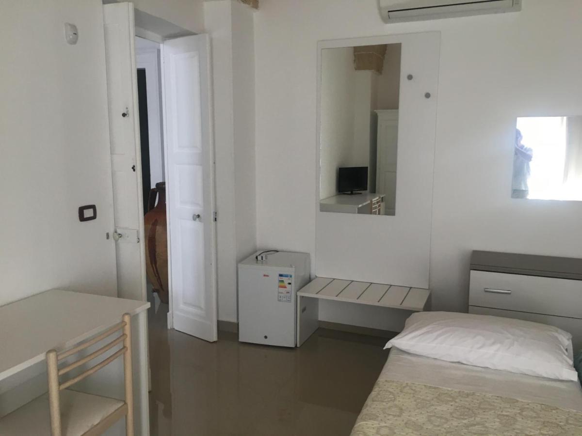 Stelmalu' Hotell Novoli Exteriör bild